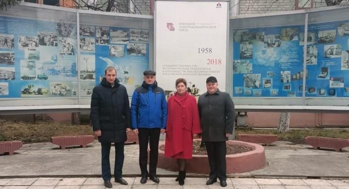 Руководители ЕГФ и ФМФ посетили АО «Брянский электромеханический завод»