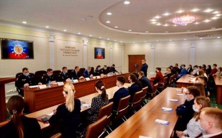 Встреча руководства УМВД России по Брянской области с выпускниками университета